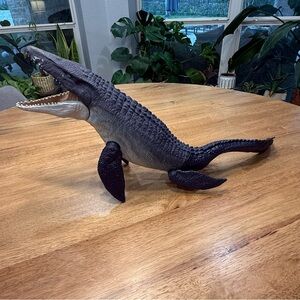 Jurassic World Real Feel Mosasaurus 29” Sea Dinosaur Toy Open/Close Mouth Large